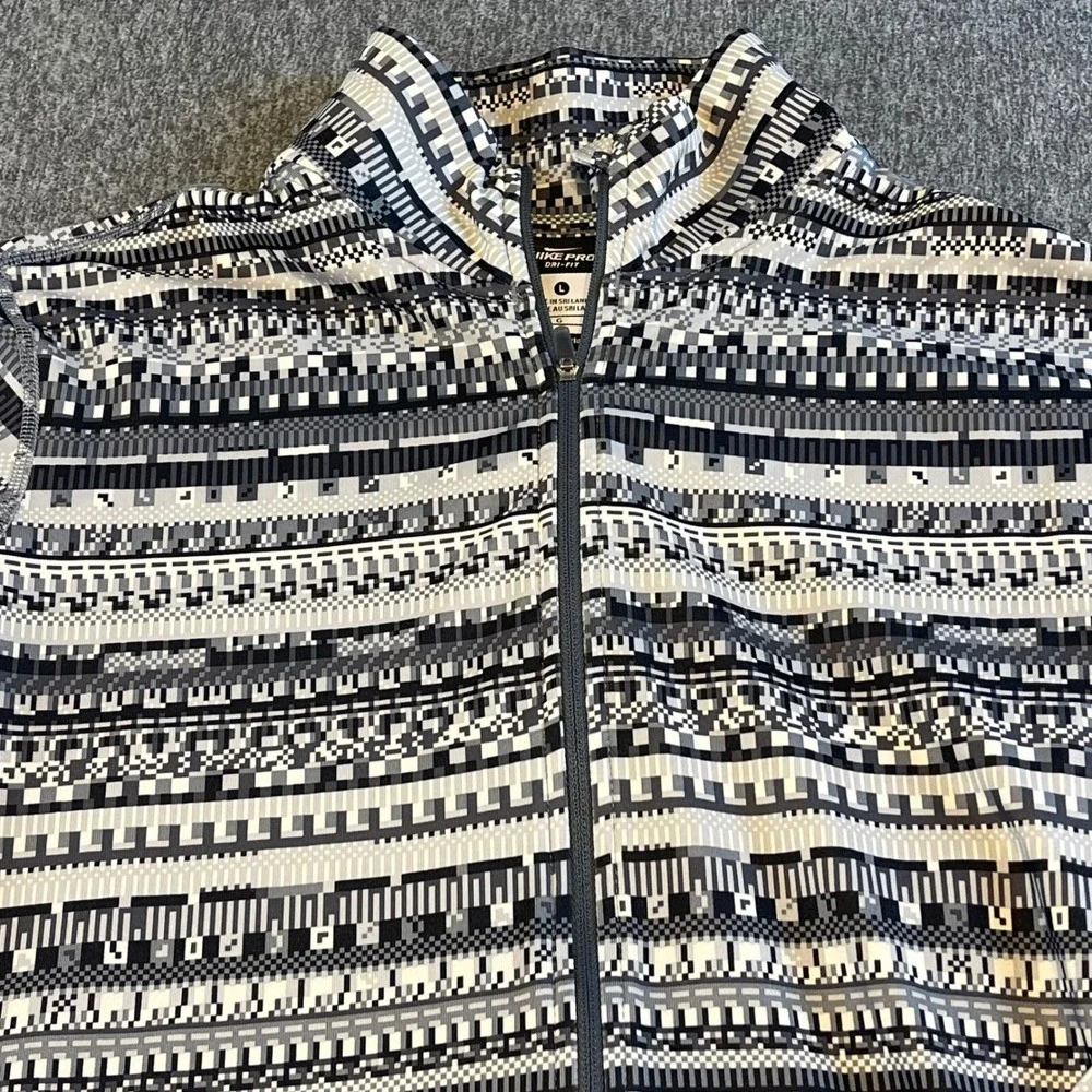 Nike Pro Dri-FIT Half Zip Pullover‎ Athletic Top Geometric Print L